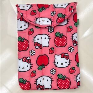 Hello Kitty puffy laptop sleeve 13”/14” - Baggu